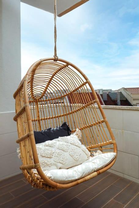 Central With Balcony Apartamento