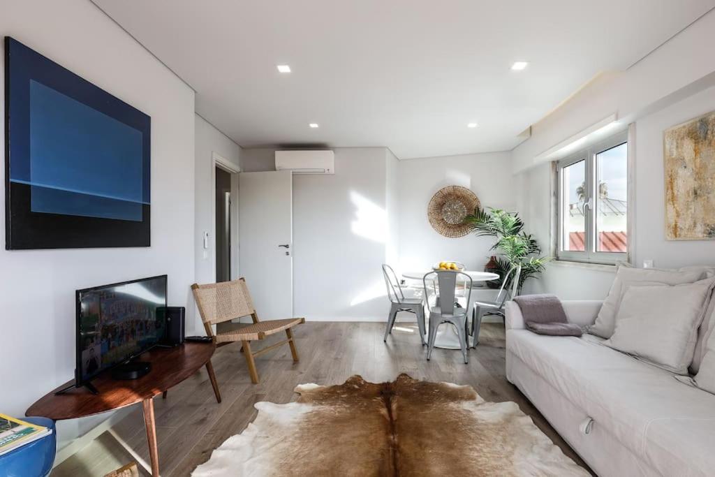Central With Balcony Apartamento